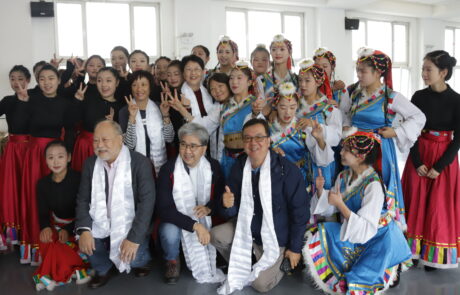 11 和演出同學合影